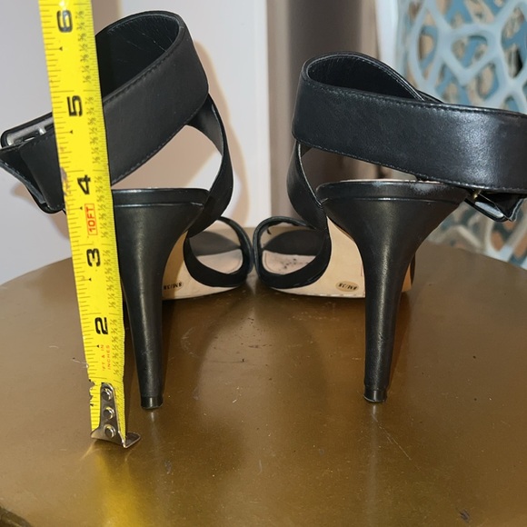 Vince Camuto heels with thick wrap around ankle strap with buckle. - Picture 4 of 5